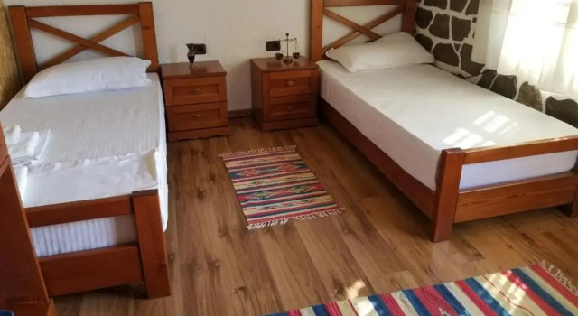 Local Living Edi, Book Hotel Hoteller i Berat County med pool, Swimmingpool