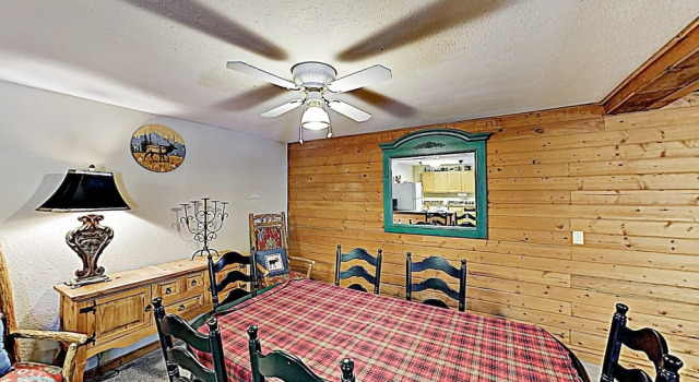 New Listing! Lovely Log Mountain W/ Fireplace 5 Bedroom Home