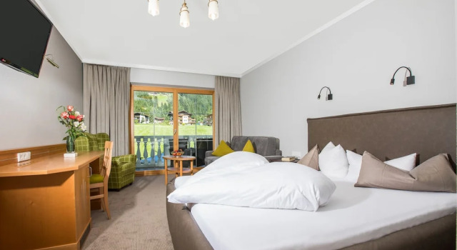 Двухместный номер Deluxe с балконом Familotel Kindl