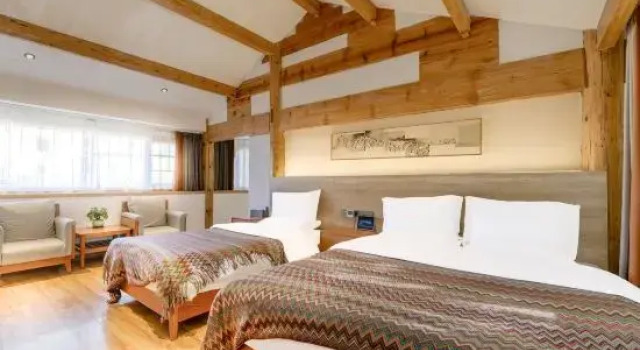 Люкс Moye Luxury Snow Mountain View Courtyard（Sunlight on Golden Mountains）Vacation Boutique Hotel