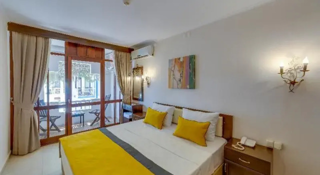 Santa Family Club Hotel
