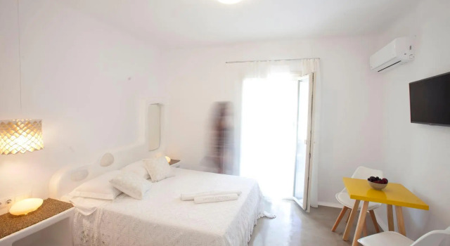 Полулюкс с красивым видом из окна Naxos Euphoria Suites
