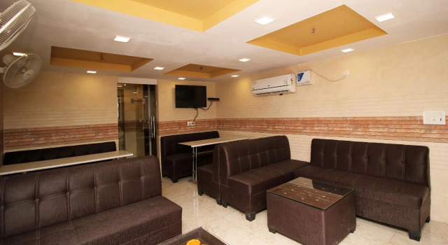 OYO 4883 Duke Hotel