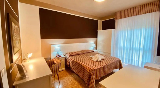 Номер Standard с балконом и с видом на бассейн Art Hotel Pandos