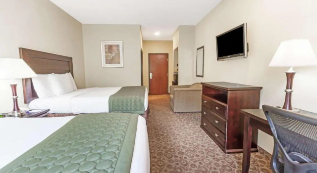 Superior Suite Baymont by Wyndham Tyler