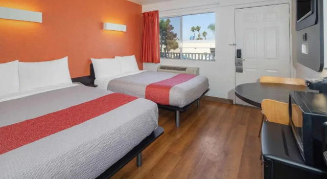 Четырёхместный номер Deluxe Motel 6-Ventura, CA - Beach