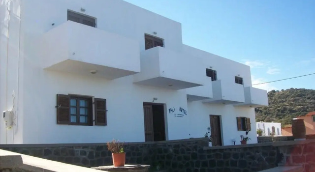 Pali Nisyros Hotel, Prenota Hotel Páloi Pali
