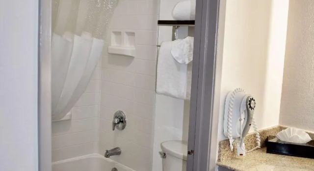 Номер Standard Best Western Marina State Beach