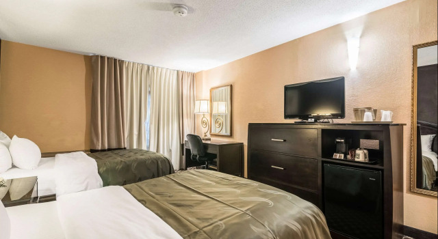 Четырёхместный номер Standard Quality Inn Ithaca - University Area