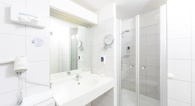 Standard- dobbelt værelse med udsigt over gårdspladsen City Partner Hotel Lenz