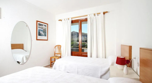 Villa - 4 Bedrooms with Pool and WiFi - 108746