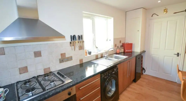 Stylish 2 Bedroom Home Near Bristol, Varaa Hotelli Hotellit Bristol pysäköinnillä, Pysäköinti