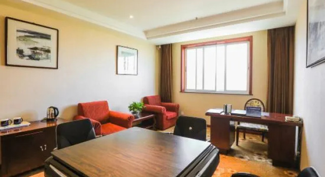 Люкс Deluxe Haotian Holiday Hotel Beijing