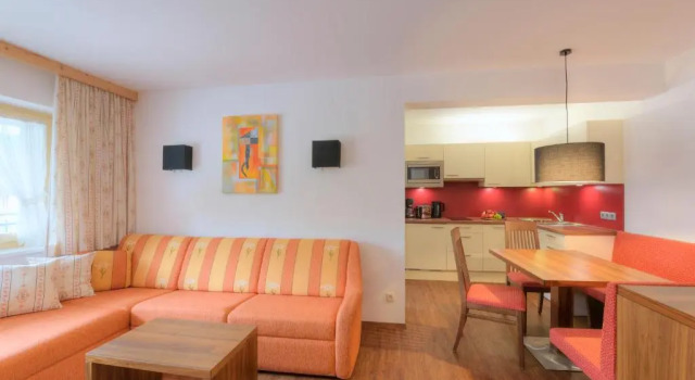 Апартаменты c 1 комнатой с балконом AKTIV Apartments by Peak Stay