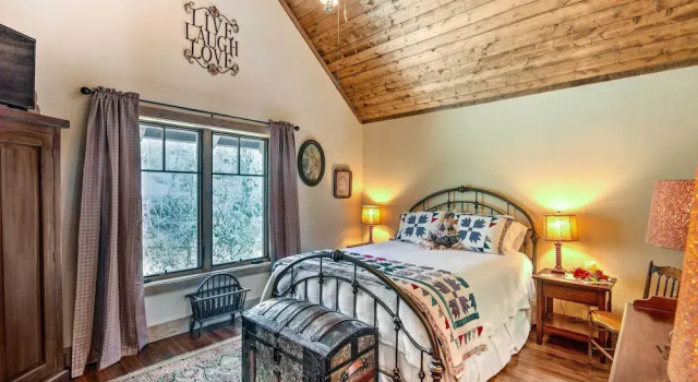 6 Mi to Sapphire Ski! Mtn-view Gem w/ Resort Perks, Buchen Sie Resort Sapphire Appalachian Mountains
