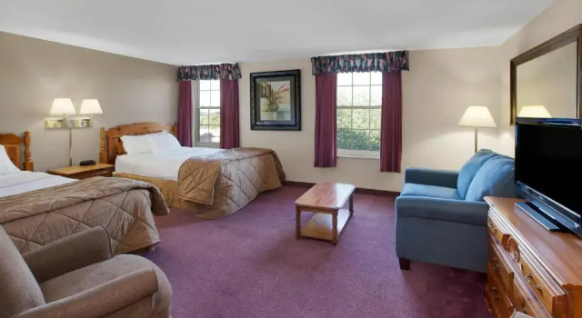 Четырёхместный номер Standard The Hotel Ojibway, Trademark Collection by Wyndham