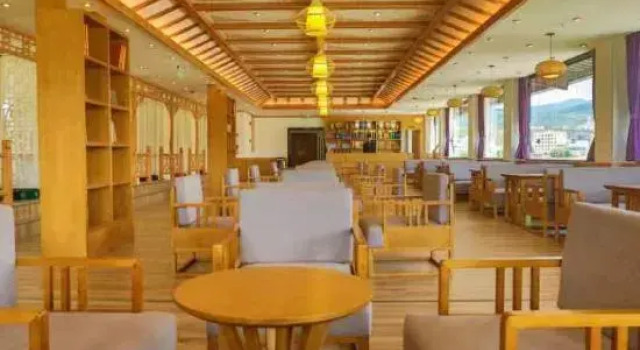 Shangri La Spa Hotel, Rezervovat Lázně / Resort Hotely v Garze s parkováním, Parkování