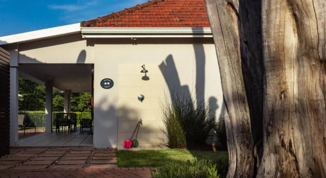 Коттедж с 3 комнатами Oyster Guest House