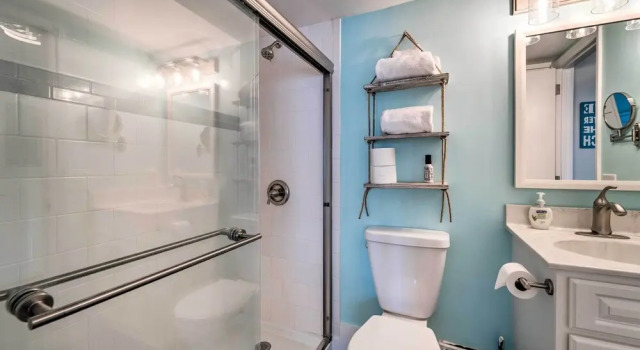 Апартаменты c 1 комнатой Bright Carolina Beach Condo - Walk to Shore!