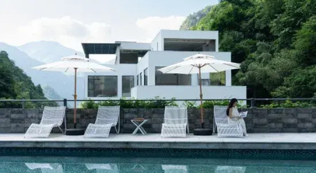Anji Xiaoyao Valley | Wilderness & Art · Canyon Pool Resort, Rezerwuj Ośrodek wypoczynkowy Hotele w Hangzhou z basenem, Basen