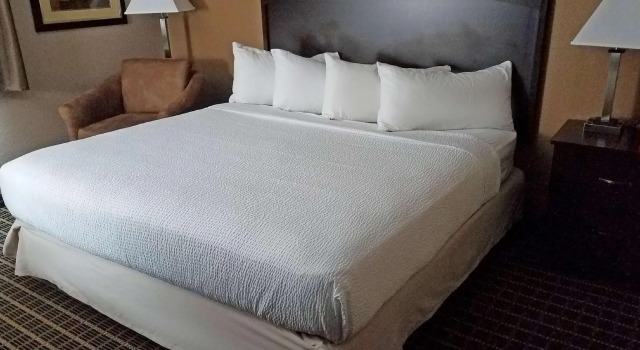 Двухместный люкс Americas Best Value Inn and Suites Bismarck