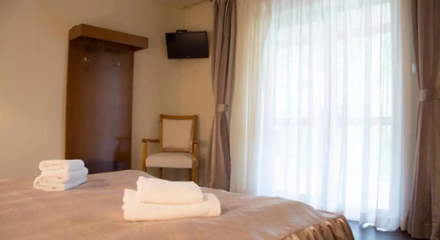Pensiunea 4 Salcii, Rezerwuj Hotel Baltenii de Sus 