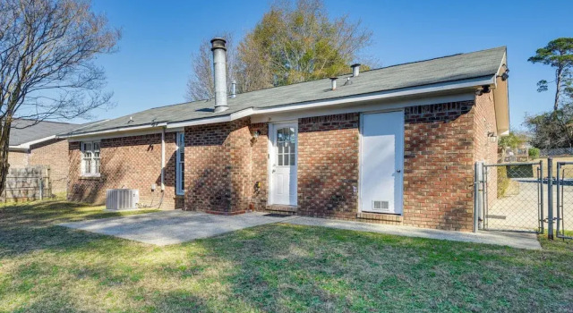 5 Mi to Fort Moore: Quiet Columbus Home w/ Yard, Book Feriehus Sommerhuse i Columbus, Hytte