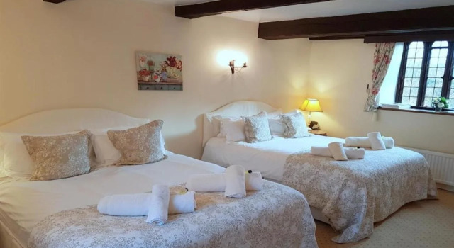 Bickleigh Castle, Prenota Hotel Tiverton 