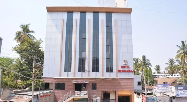 Hotel Megharaj, Rezervovat Hotel Hotely v Bangalore s parkováním, Parkování