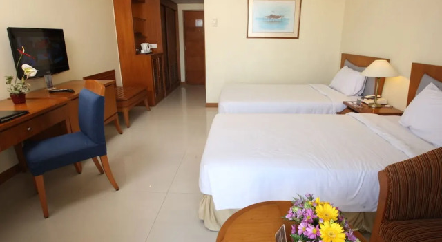 Двухместный номер Deluxe с балконом и с видом на город Makassar Golden Hotel