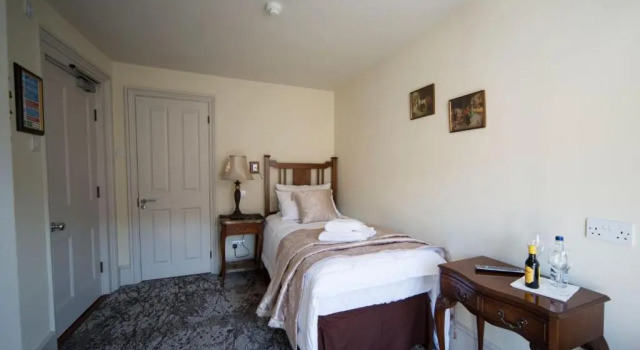 Номер Economy East Walls Hotel