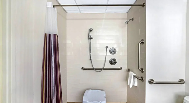 Номер Standard Ramada Columbus Highway 45