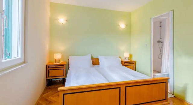 Dinko - 20 m From sea - H, Rezerwuj Hotel Hotele w Split-Dalmatia County z parkingiem, Parking