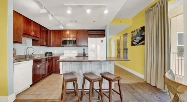Номер Standard Laketown Wharf 338 3 Bedroom Condo