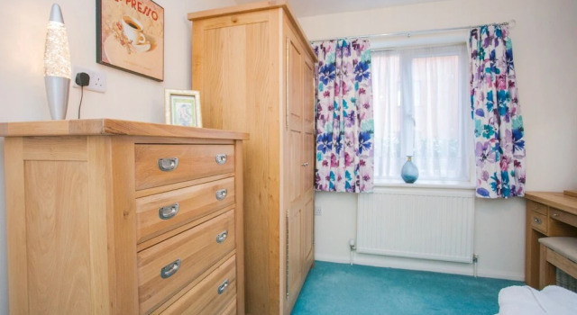 2 Bedroom Apartment Near Wimbledon Tennis Club Sleeps 4, Varaa Huoneisto Asunnot kohteessa Merseyside, Huoneisto