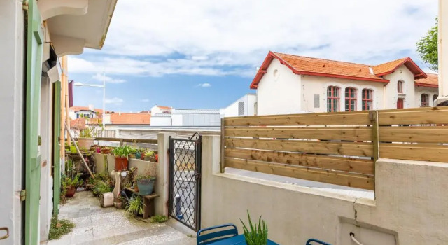Апартаменты Charmant T2 avec terrasse et place de parking dans le centre ville de Biarritz