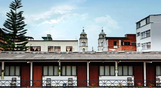 Hotel Lusitania, Buchen Sie Hotel Hotels in Ibague mit Pool, Schwimmbad