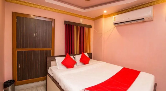 Hotel Moonlight by OYO Rooms, Prenota Hotel Calcutta 