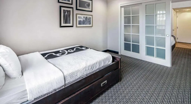 Шестиместный люкс La Quinta by Wyndham Anaheim