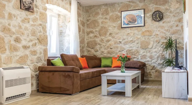 Amazing home in Ploce w/ WiFi and 3 Bedrooms