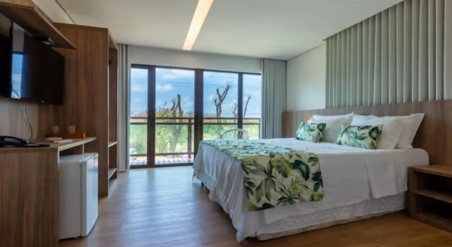 Четырёхместный номер Deluxe с балконом Pousada Morro do Farol