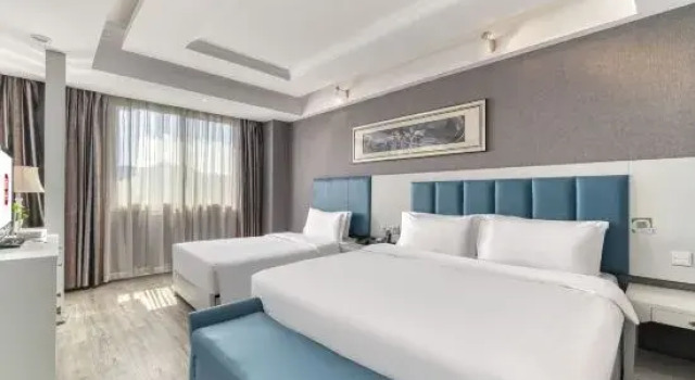 Семейный люкс Huihe Hotel (Shangrao High Speed Railway Station)
