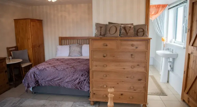 Bunny Meadows Holiday Farmhouse near Carmarthen & Pembrokeshire, Забронировать Дом для отпуска Бансифелин Carmarthenshire