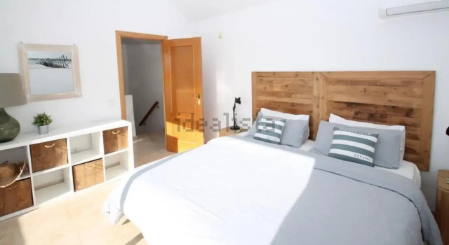 South faced 4 bdrm townhouse with pool in Marbella