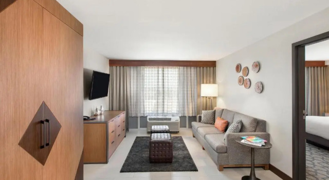 Двухместный люкс c 1 комнатой DoubleTree by Hilton San Antonio Northwest - La Cantera