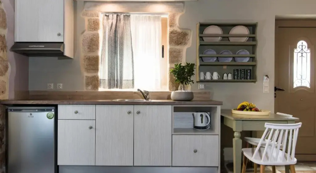 Трёхместный полулюкс Sarpidon Apartments