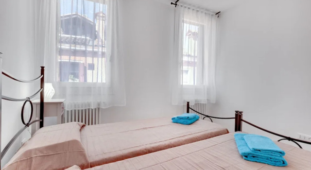 Ca' Lucia Bright Apartment in Venice, Забронировать Апартаменты/квартира Санта-Кроче Венеция, рядом с Accademia Bridge