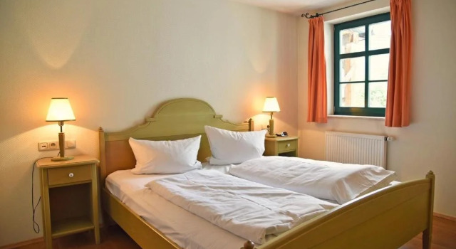 Hotel Schlundhaus  Gstehaus Rautenkranz, Book Hotel 3-stjernede hoteller i Meiningen, 3*