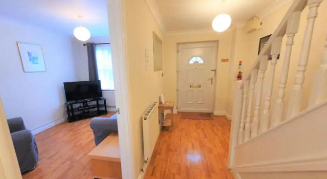 Friars Walk houses with 2 bedrooms, 2 bathrooms, fast Wi-Fi and private parking, Book Hotel Hoteller i Sittingbourne med parkering, Parkering