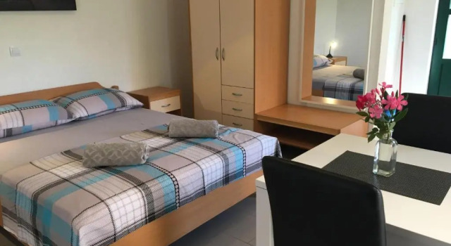 Paradise Apartments, Varaa Huoneisto Hotellit Split-Dalmatia pysäköinnillä, Pysäköinti